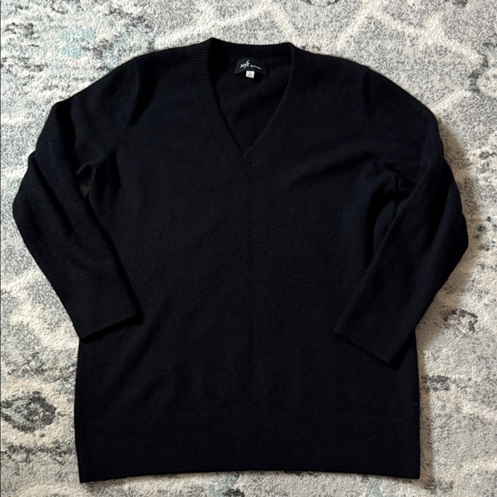 Soft by Naadam Cashmere V Neck Sweater